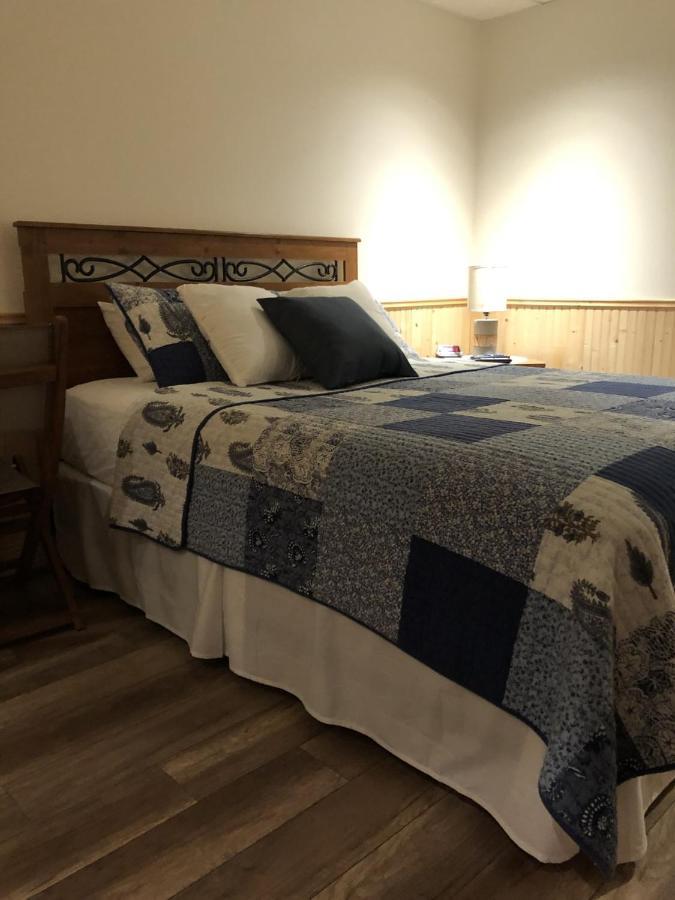 Hotel Sous La Croix 152725 タドゥサック エクステリア 写真