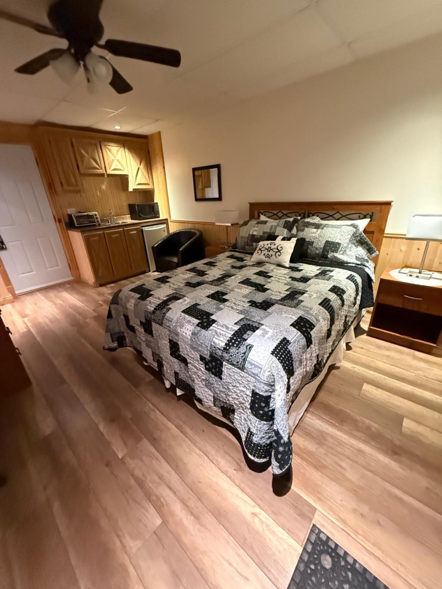 Hotel Sous La Croix 152725 タドゥサック エクステリア 写真