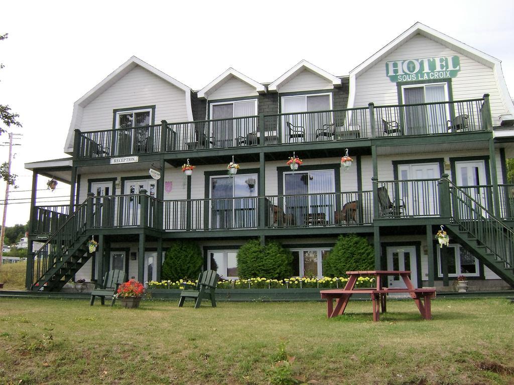 Hotel Sous La Croix 152725 タドゥサック エクステリア 写真